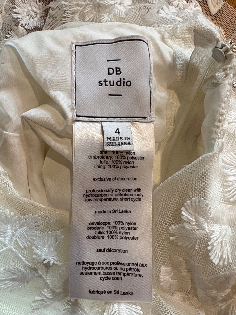 White Lace Puff-Sleeve Flower Girls' Dress - Picture 2 of 5